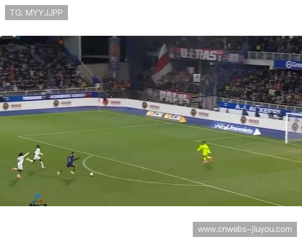 登贝莱助攻巴尔科拉制胜，巴黎边路配合成关键